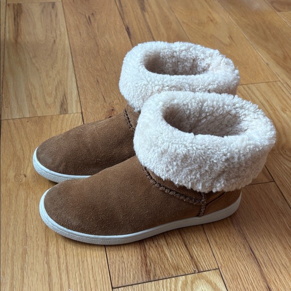 UGG Classic woman’s Mika Sneaker Boots Sz 7 - Picture 5 of 12